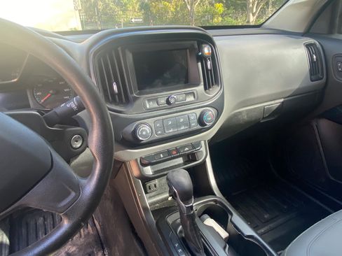 Used 2022 Chevrolet Colorado W/T image 6
