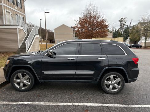 Used 2013 Jeep Grand Cherokee Overland w/ Advance Technology Group image 5