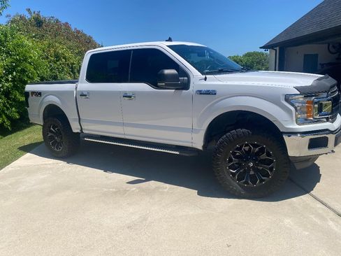 Used 2019 Ford F150 XLT w/ Equipment Group 302A Luxury image 5