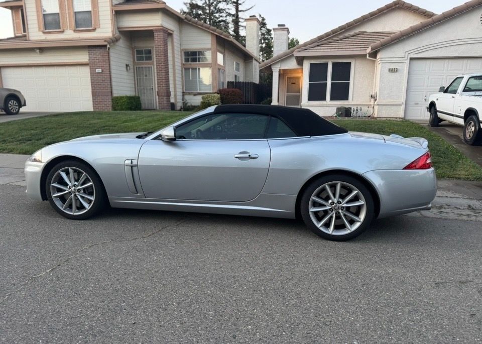 Used 2010 Jaguar XKR R RWD image 4