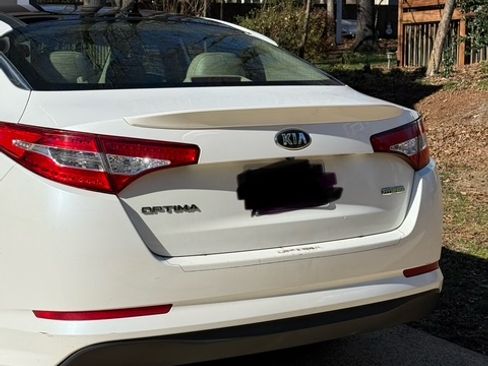 Used 2012 Kia Optima Hybrid w/ Hybrid Premium Technology Pkg image 6