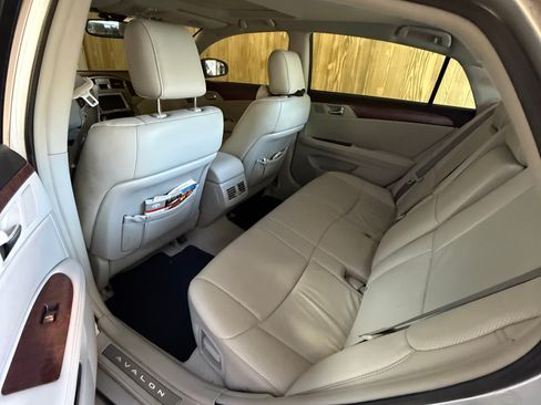 Used 2011 Toyota Avalon Limited FWD image 9