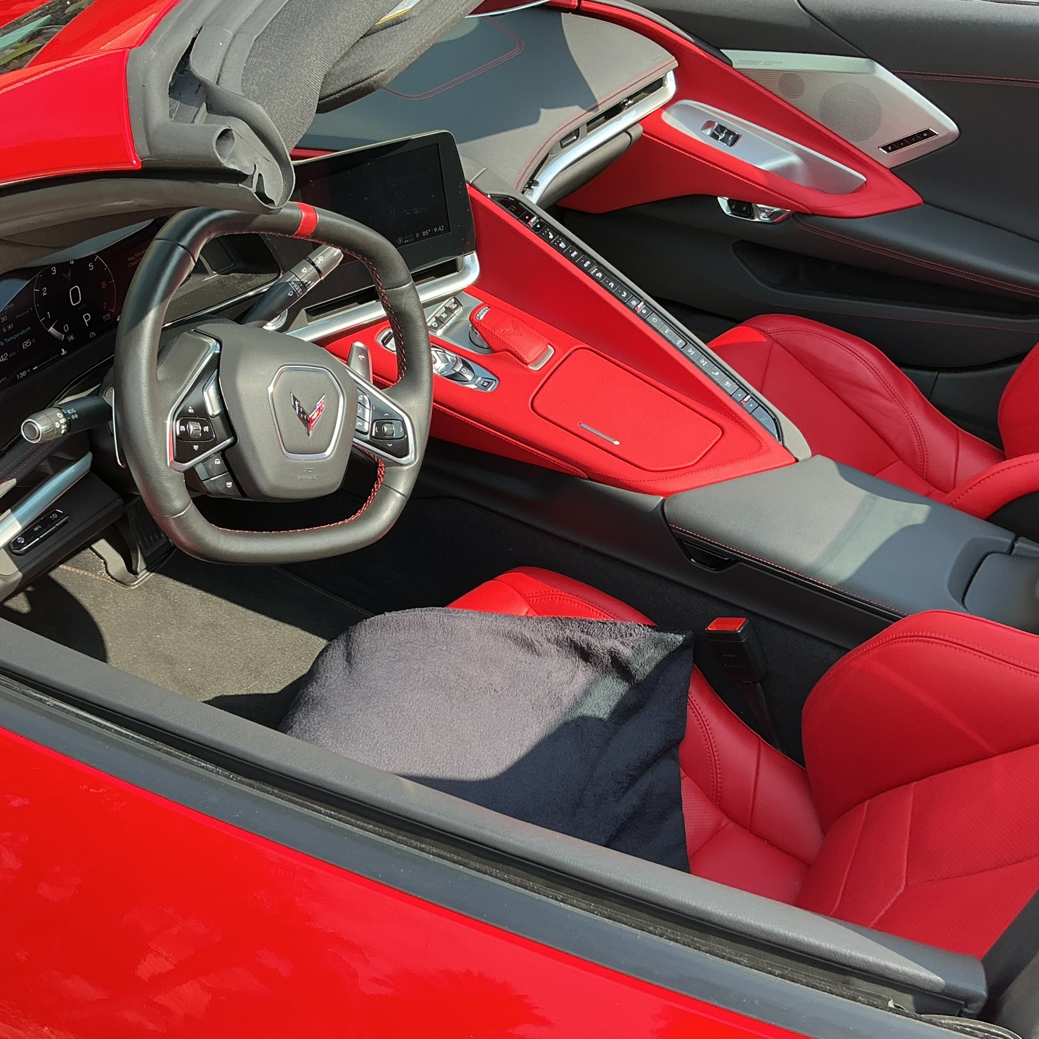 Used 2022 Chevrolet Corvette Stingray Preferred Conv w/ Battery Protection Package RWD image 8