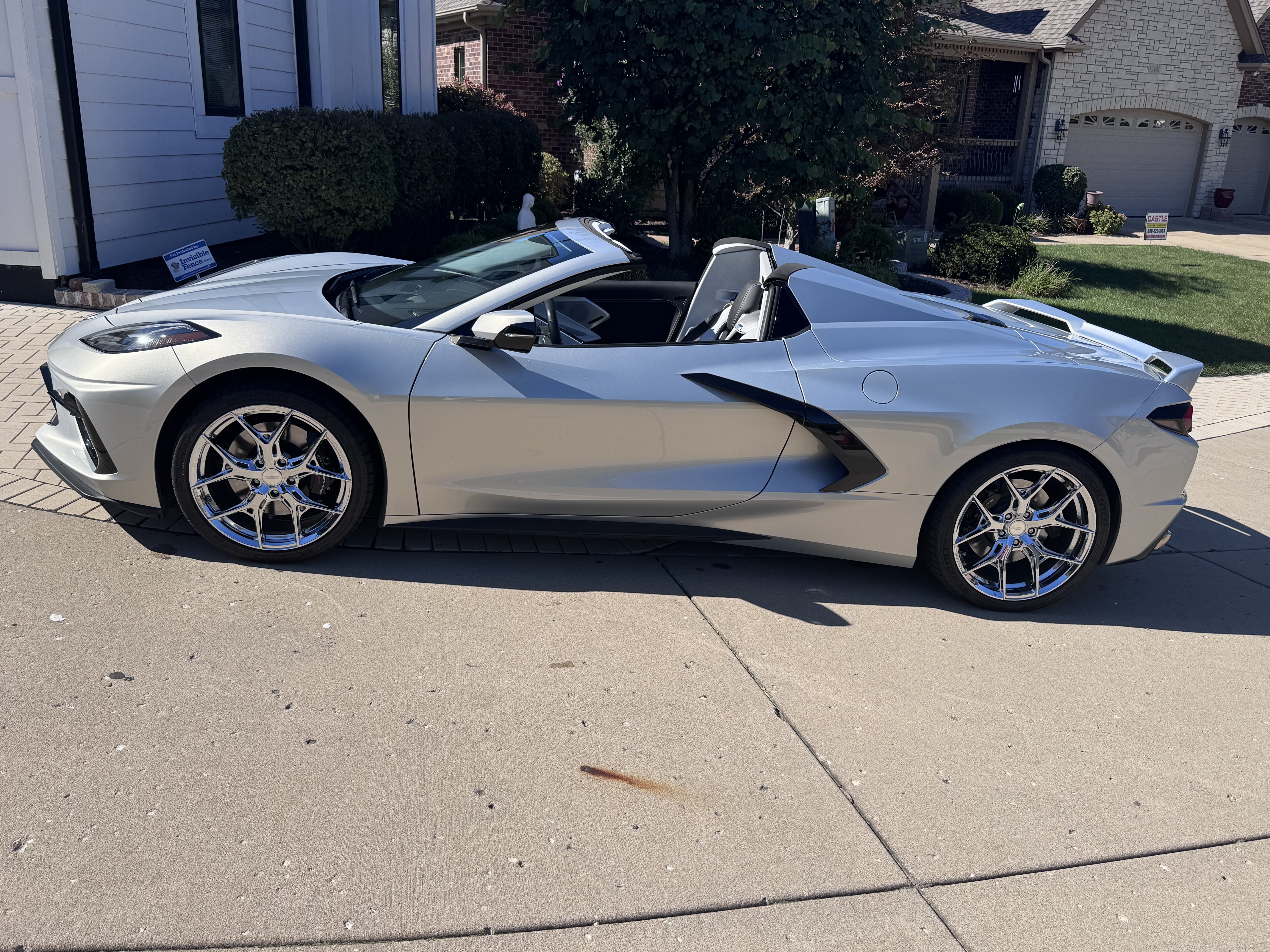 Used 2023 Chevrolet Corvette Stingray Premium Conv w/ Z51 Performance Package RWD image 1