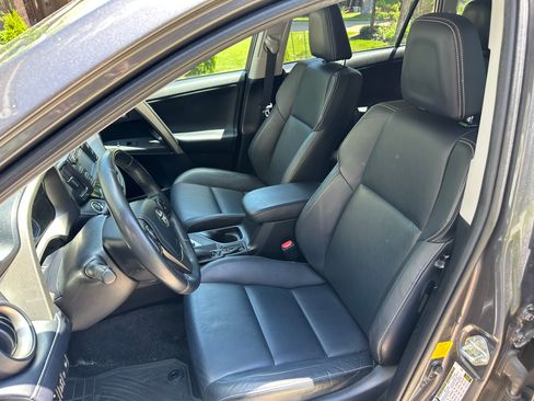 Used 2013 Toyota RAV4 Limited AWD/4WD image 10