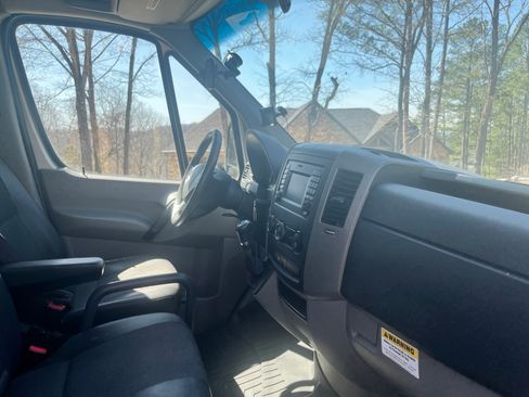 Used 2014 Mercedes-Benz Sprinter 3500 image 17