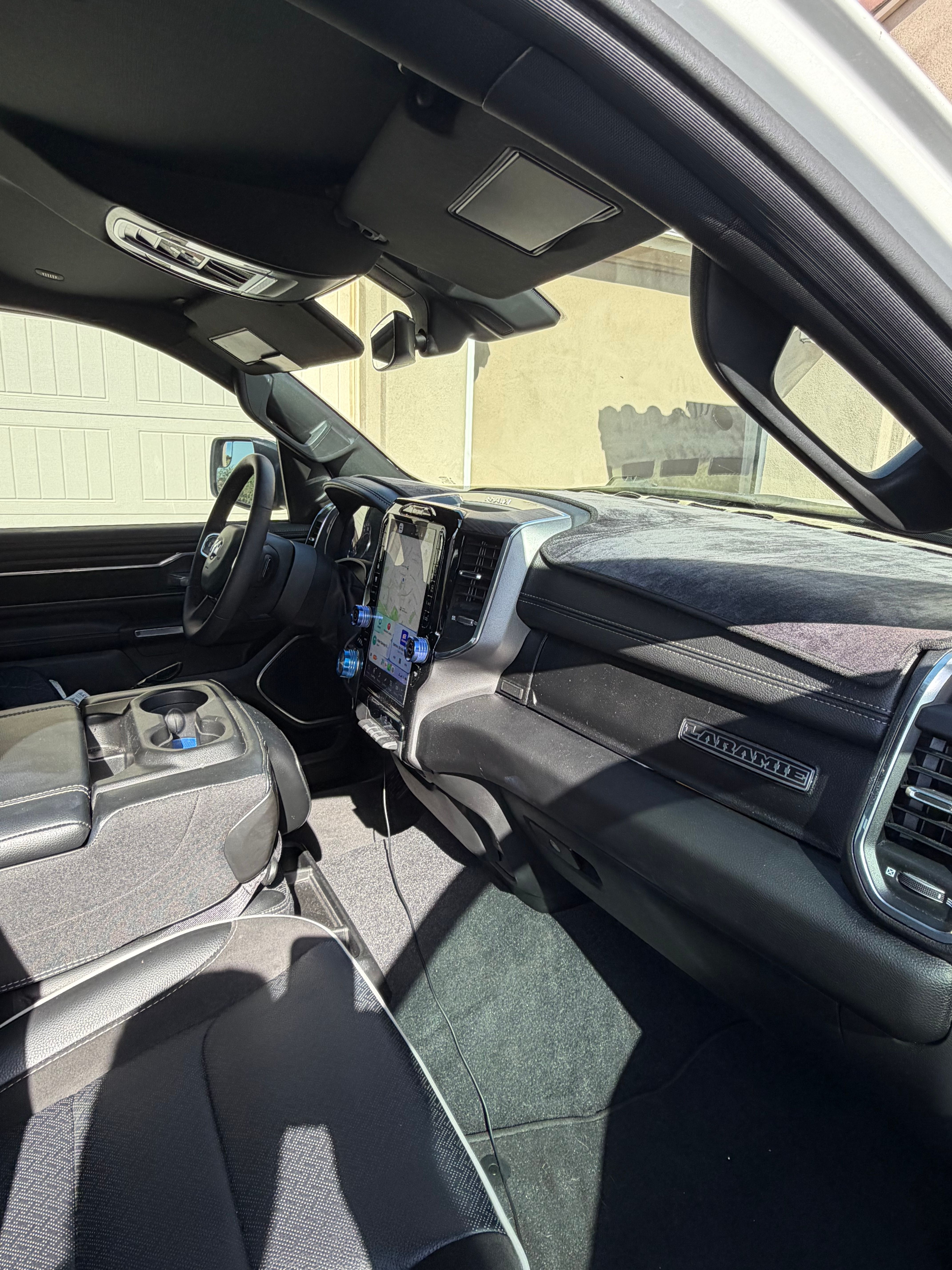 Used 2025 RAM 1500 Laramie AWD/4WD image 9