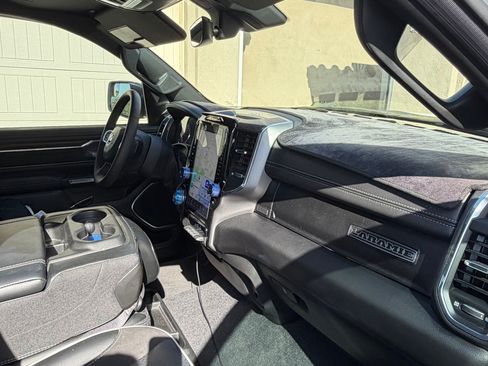 Used 2025 RAM 1500 Laramie AWD/4WD image 9