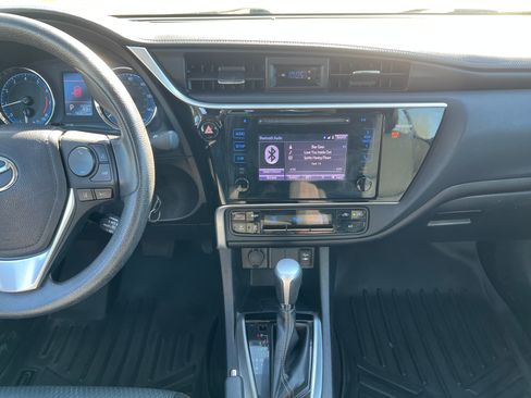 Used 2017 Toyota Corolla LE w/ Carpet Mat Package (TMS) FWD image 6