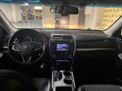 Used 2015 Toyota Camry SE FWD image 17