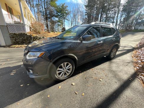 Used 2016 Nissan Rogue SV image 5