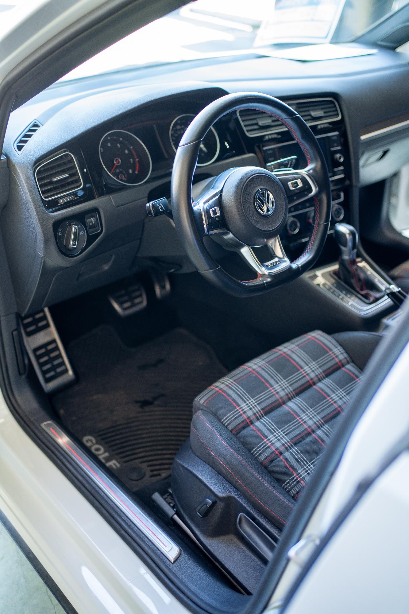 Used 2018 Volkswagen GTI S FWD image 4