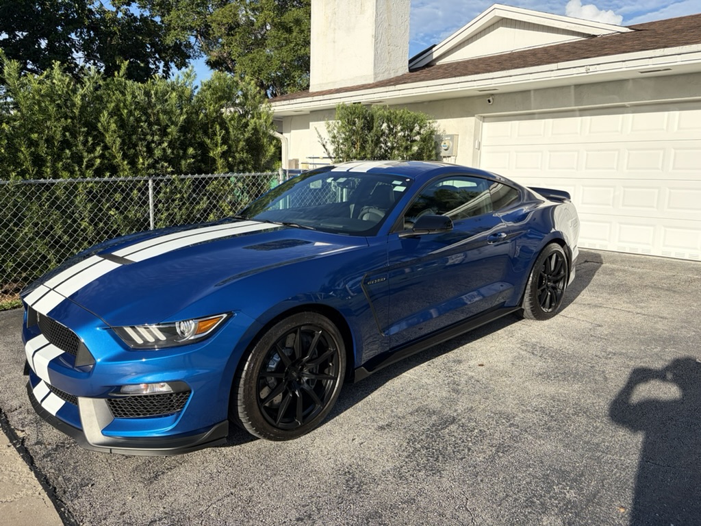 Used 2018 Ford Mustang Shelby GT350 w/ Convenience Package RWD image 5