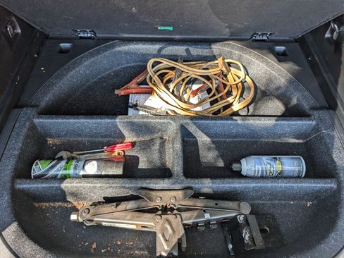 Used 2016 Jeep Cherokee Latitude w/ Cold Weather Group image 15