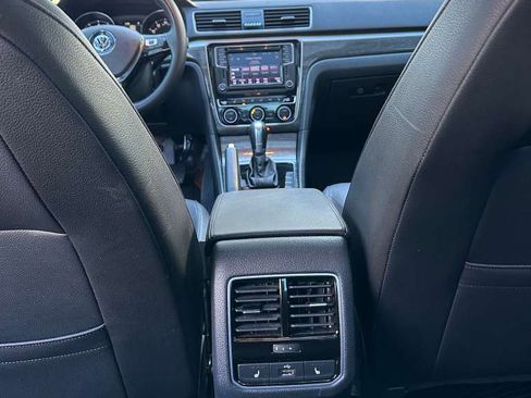Used 2018 Volkswagen Passat 2.0T SE image 19