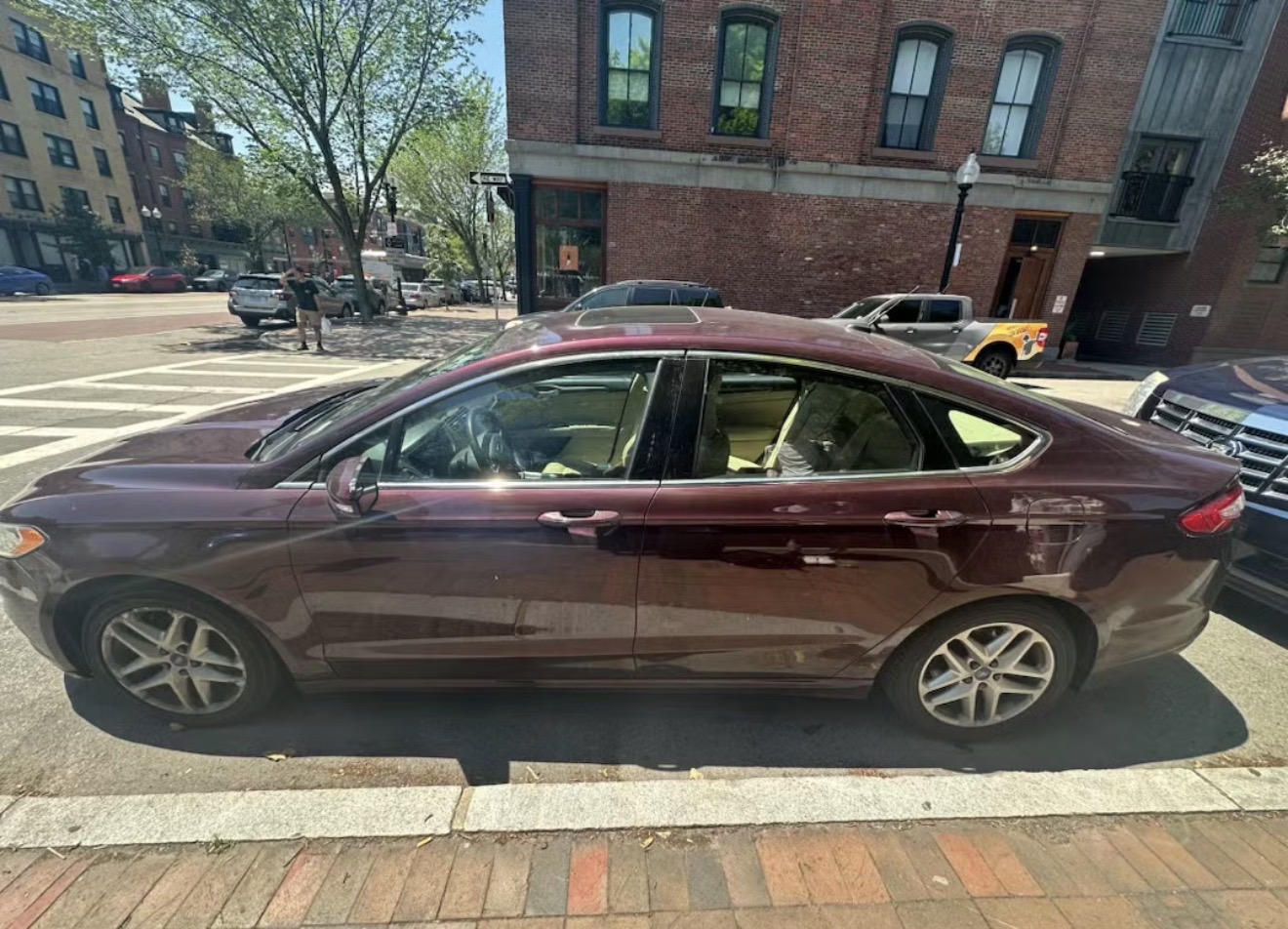 Used 2013 Ford Fusion SE FWD image 10