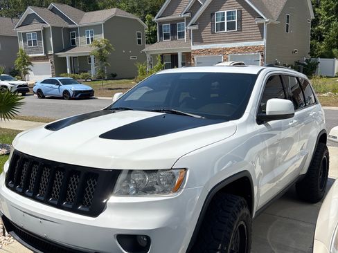 Used 2013 Jeep Grand Cherokee Laredo AWD/4WD image 4
