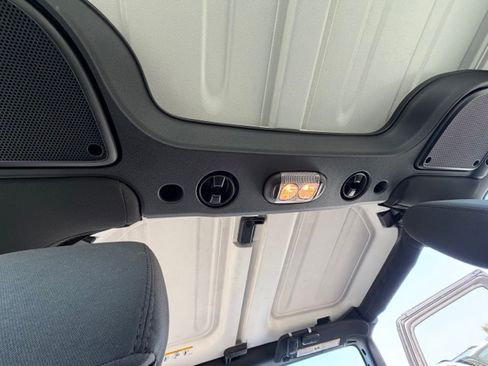 Used 2018 Jeep Wrangler Sport AWD/4WD image 15