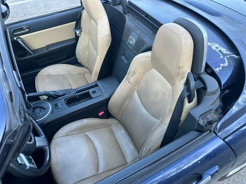 Used 2011 MAZDA MX-5 Miata Grand Touring w/ Premium Pkg image 21