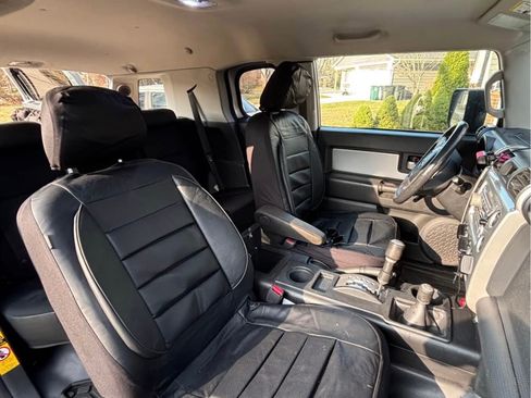 Used 2007 Toyota FJ Cruiser 4WD w/ Upgrade Pkg 2 image 15