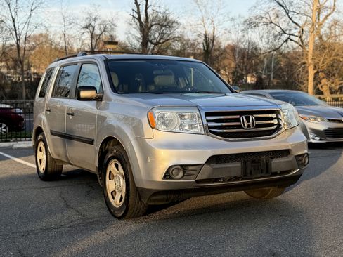 Used 2015 Honda Pilot LX image 1