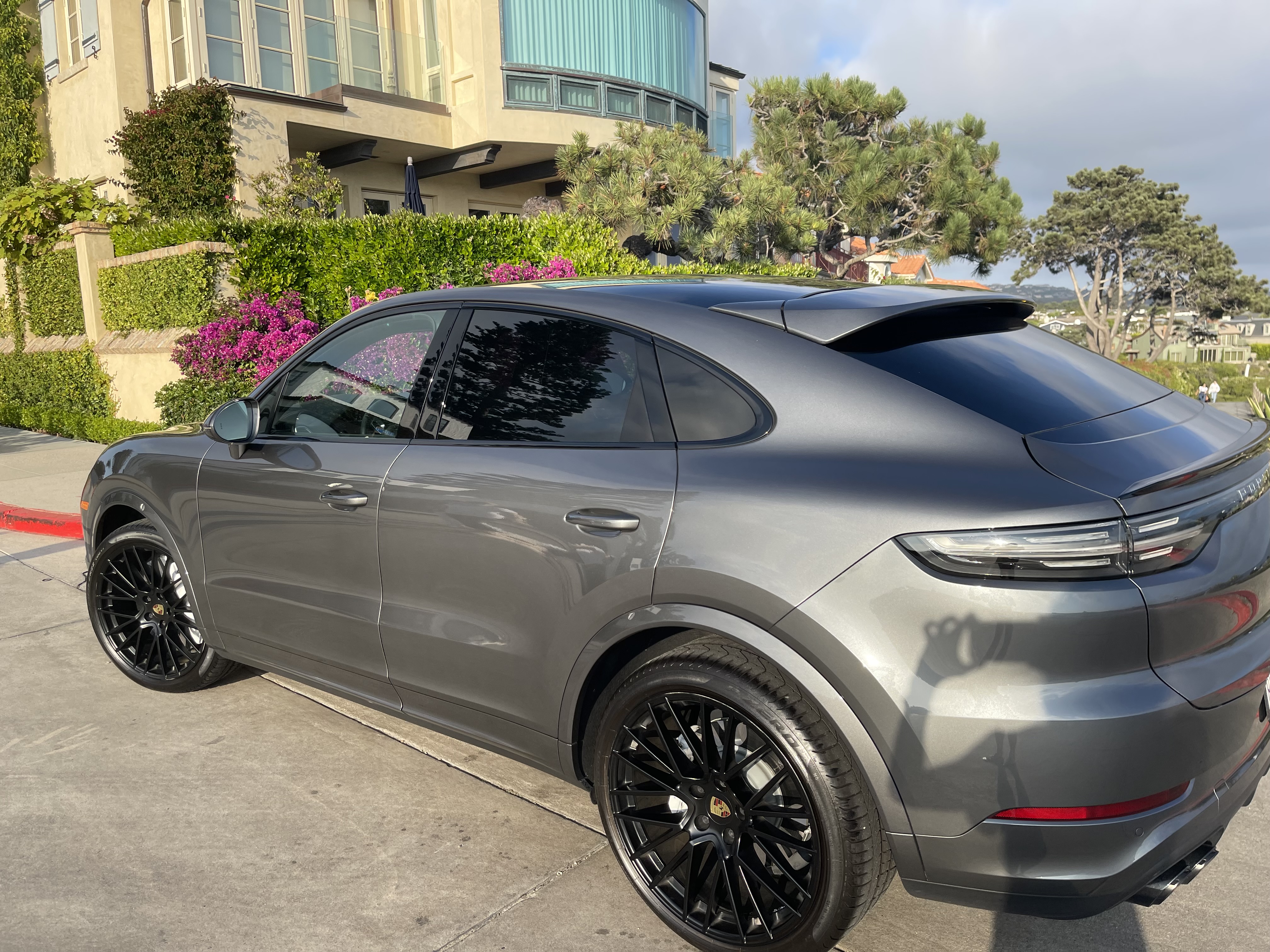 Used 2020 Porsche Cayenne Turbo AWD/4WD image 2