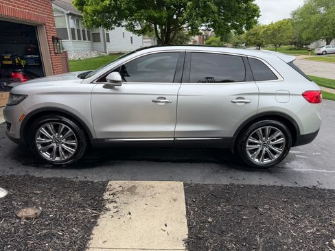 Used 2016 Lincoln MKX Reserve w/ Climate Package AWD/4WD image 4