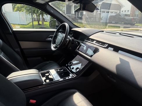 Used 2018 Land Rover Range Rover Velar R-Dynamic SE AWD/4WD image 16
