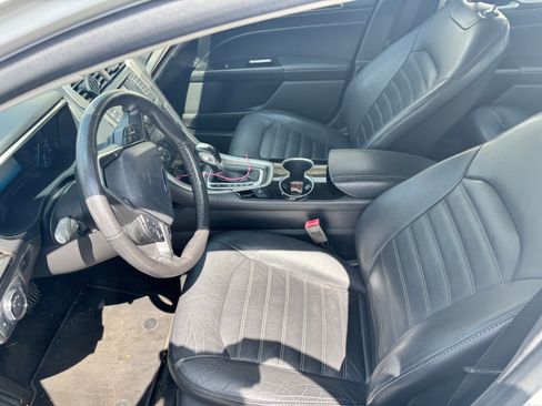 Used 2016 Ford Fusion SE w/ Equipment Group 202A image 5