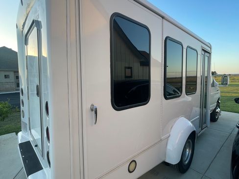 Used 2013 Ford E-350 and Econoline 350 Super Duty w/ Shuttle Bus Prep Pkg image 13