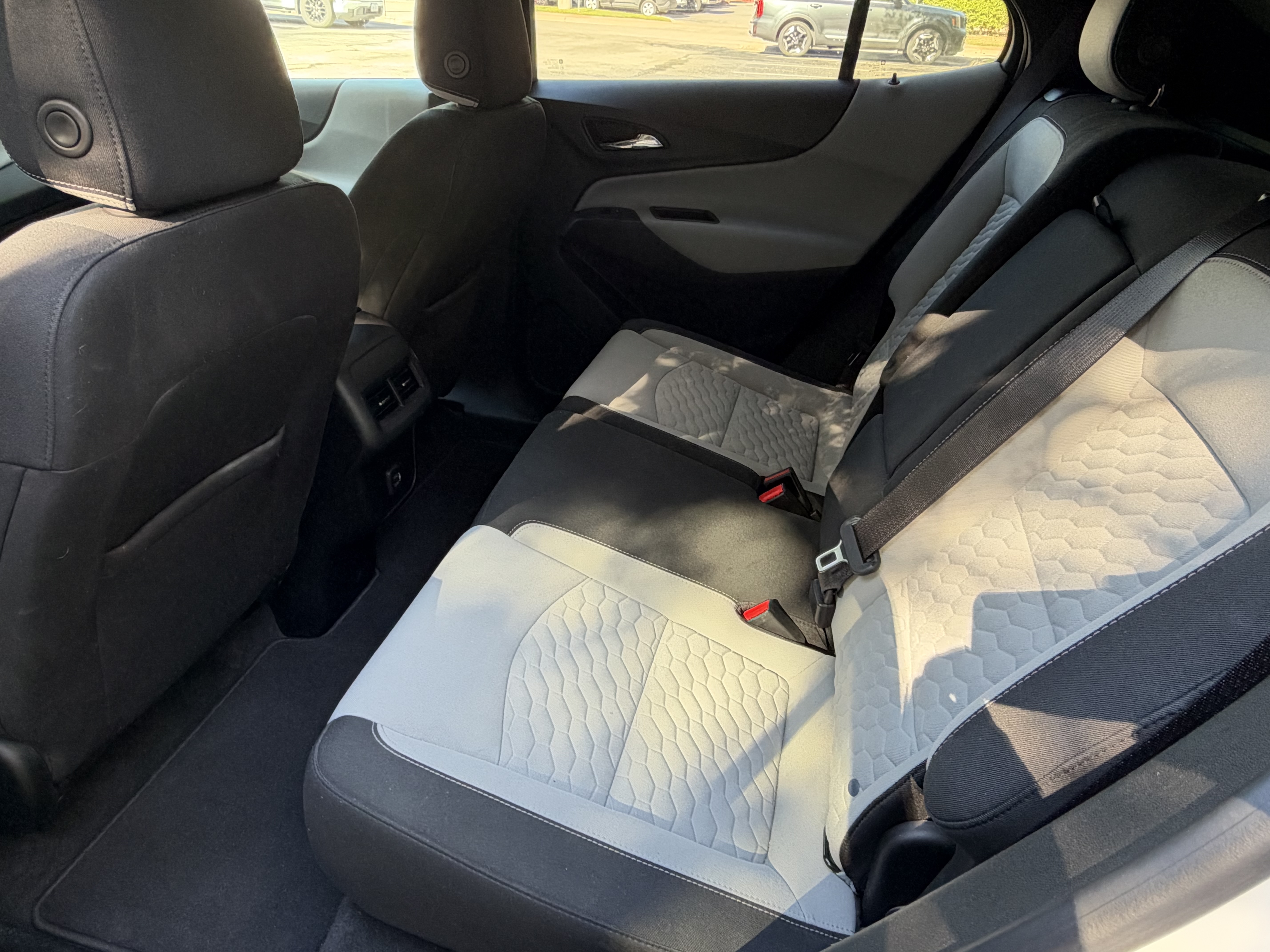 Used 2020 Chevrolet Equinox LT FWD image 17