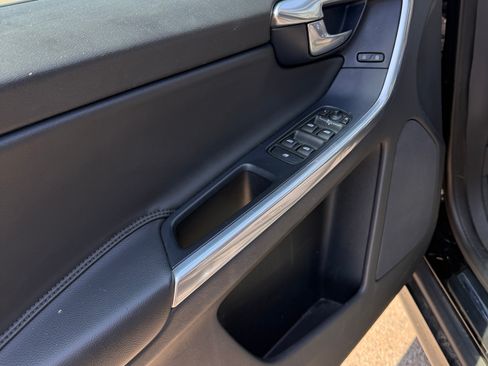 Used 2016 Volvo XC60 T5 Premier w/ Proximity Package image 14