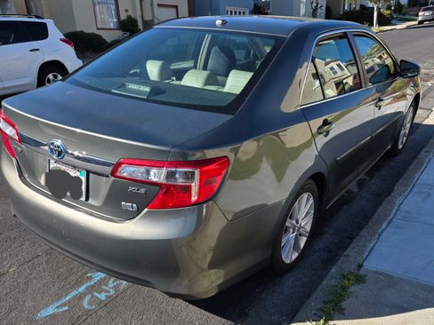 Used 2013 Toyota Camry XLE w/ Leather Pkg image 4