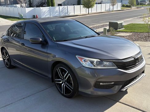 Used 2016 Honda Accord Sport image 2