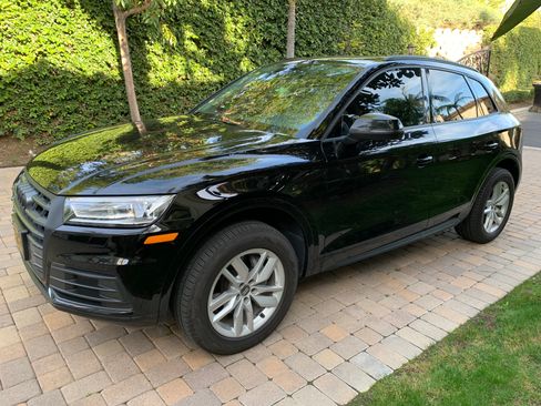 Used 2020 Audi Q5 2.0T Premium w/ Convenience Package image 4