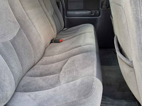 Used 2004 GMC Sierra 2500 SLE w/ Heavy-Duty Power Package image 6