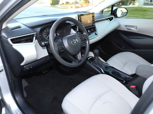 Used 2020 Toyota Corolla LE w/ Carpet Mat Package (TMS) image 8