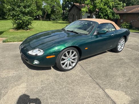 Used 2004 Jaguar XK8 Convertible RWD image 10