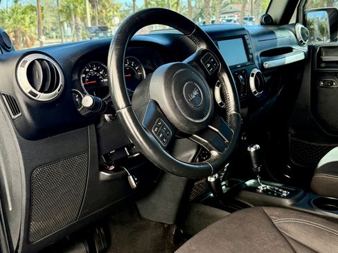 Used 2013 Jeep Wrangler Unlimited Sahara w/ Connectivity Group image 12