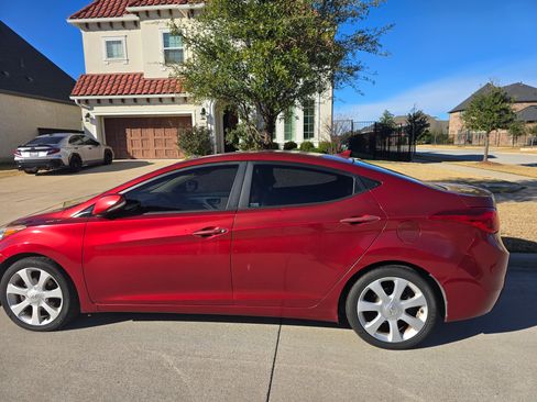 Used 2013 Hyundai Elantra Limited w/ Technology Pkg image 4