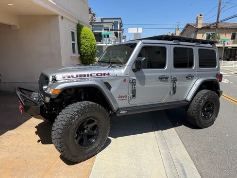 Used 2019 Jeep Wrangler Unlimited Rubicon AWD/4WD image 2
