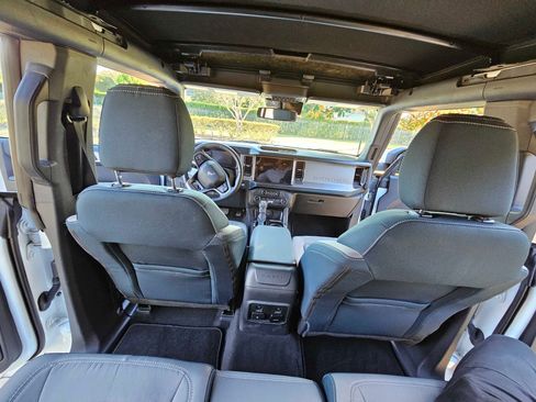 Used 2023 Ford Bronco Outer Banks image 11