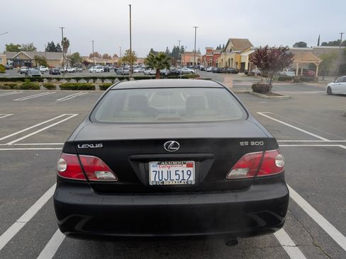 Used 2003 Lexus ES 330 image 8