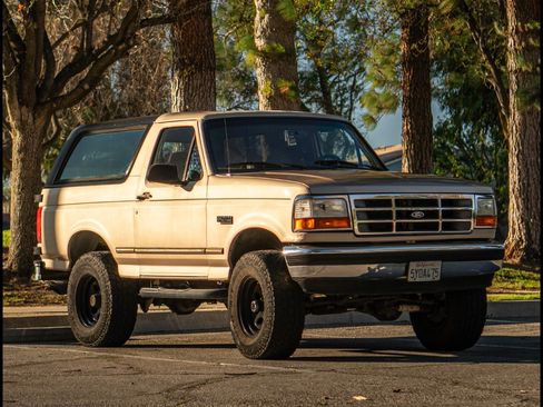 Used 1996 Ford Bronco image 1