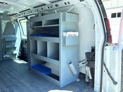 Used 2016 Chevrolet Express 2500 RWD image 6