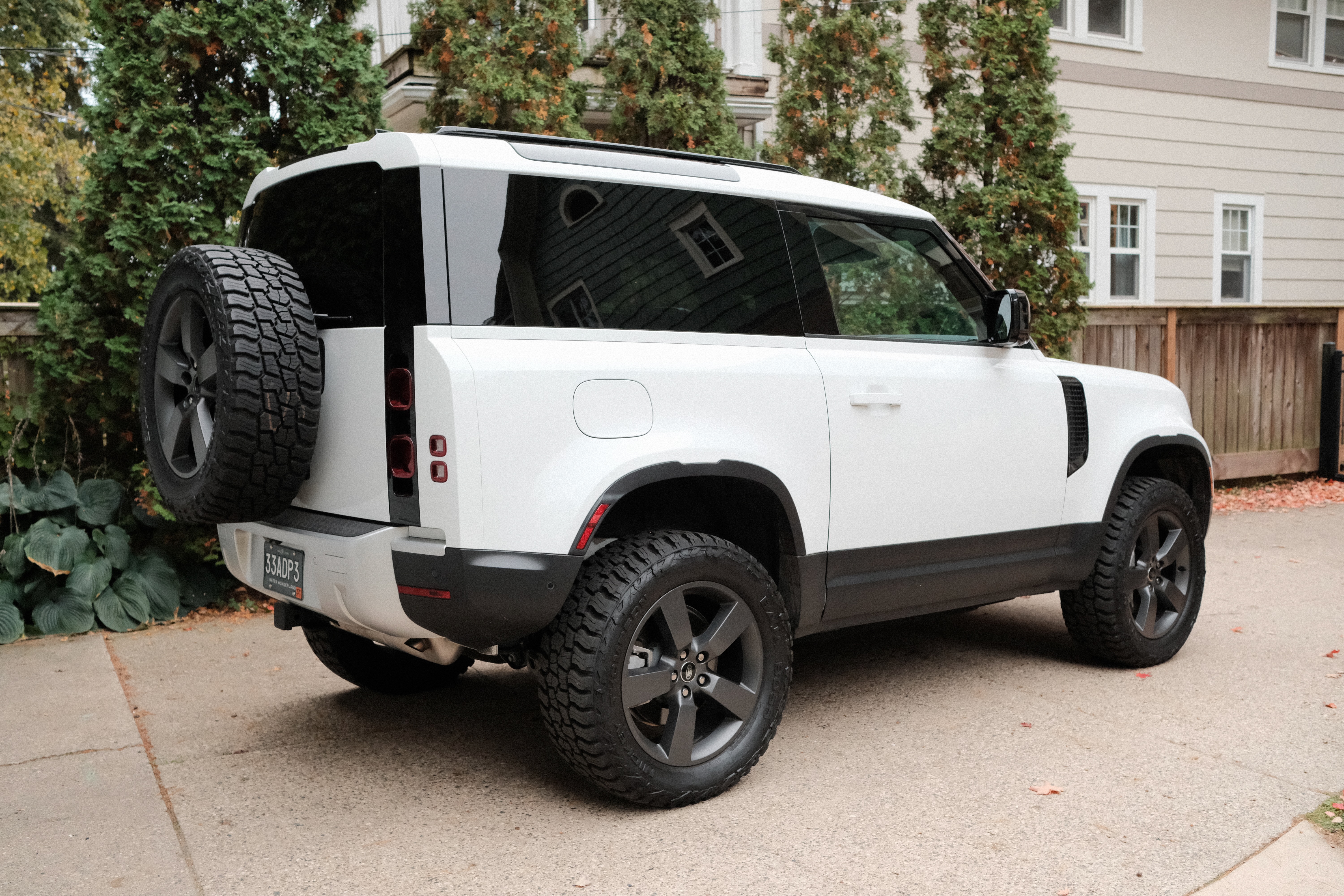 Used 2025 Land Rover Defender 90 S AWD/4WD image 2