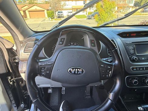 Used 2015 Kia Sorento LX image 6