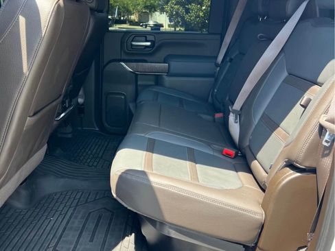 Used 2022 GMC Sierra 3500 Denali w/ Denali Ultimate Package image 12