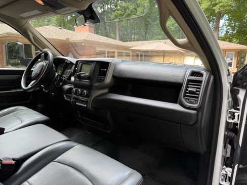 Used 2020 RAM 5500 Tradesman image 9