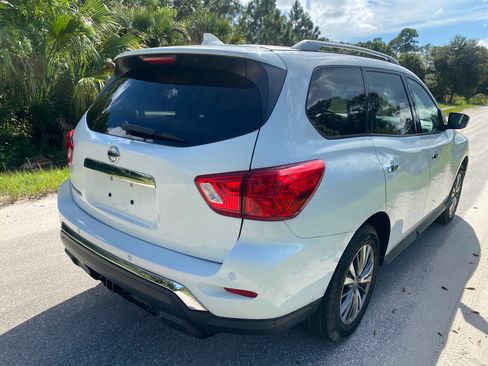 Used 2019 Nissan Pathfinder S image 6